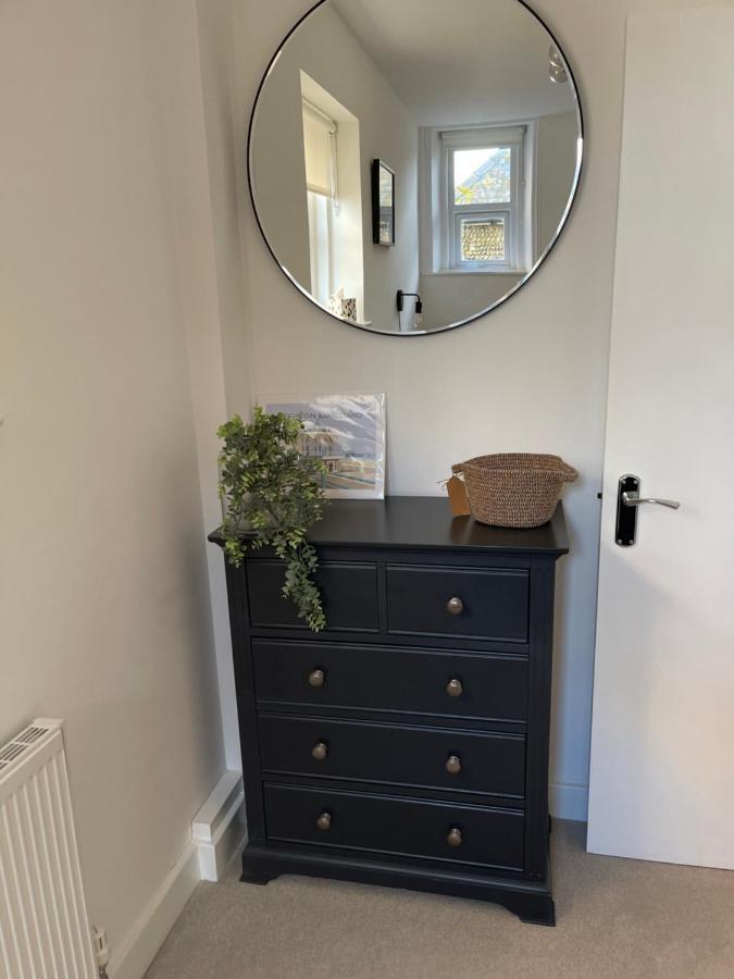 Seaview Flat With Balcony, Spacious 2 Bedroom Appartement Worthing